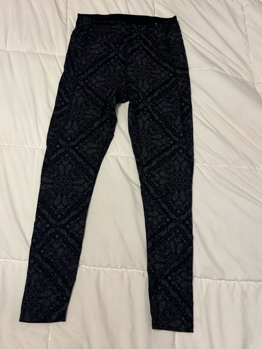 PINK Victoria's Secret Black Paisley Leggings